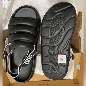 BRAND NEW UGG sport yeah sandal